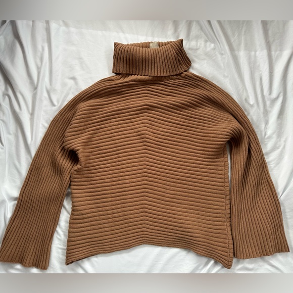 Mystree Sweaters - NWT Mystree turtle neck sweater